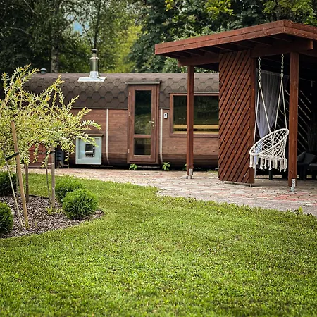 Holiday home Lakstigalas Lux *